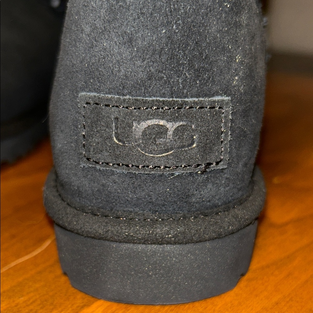 Ugg Black Boots With Patterned Lining - image 3